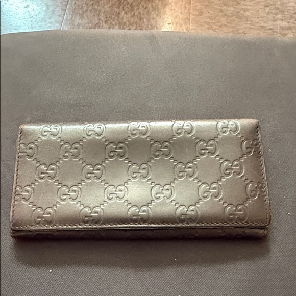 Gucci Women's Taupe Embossed Wallet - Picture 1 of 9